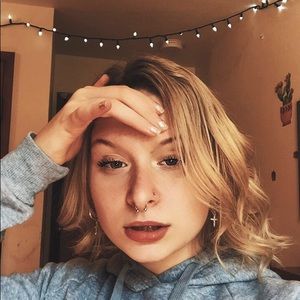 Meet your Posher, Olivia